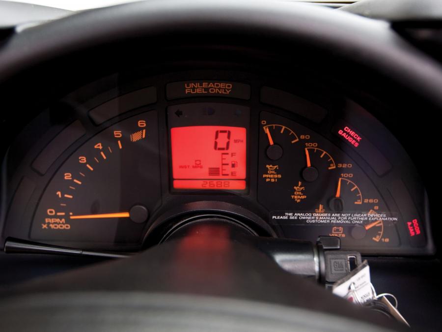  Chevrolet Corvette Convertible 40th Anniversary 1993 года  (фото 12 из 25)
